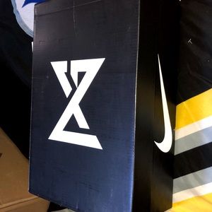 PG 4 ‘BLACK’ Deadstock , Never Worn, GOAT Verified
